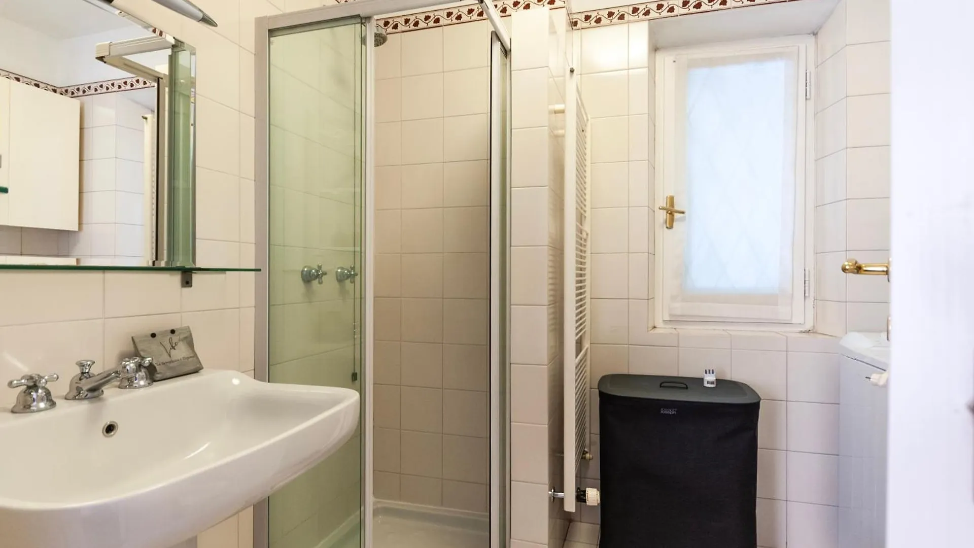 Youhosty - Montenapoleone Noble Flat Milano İtalya