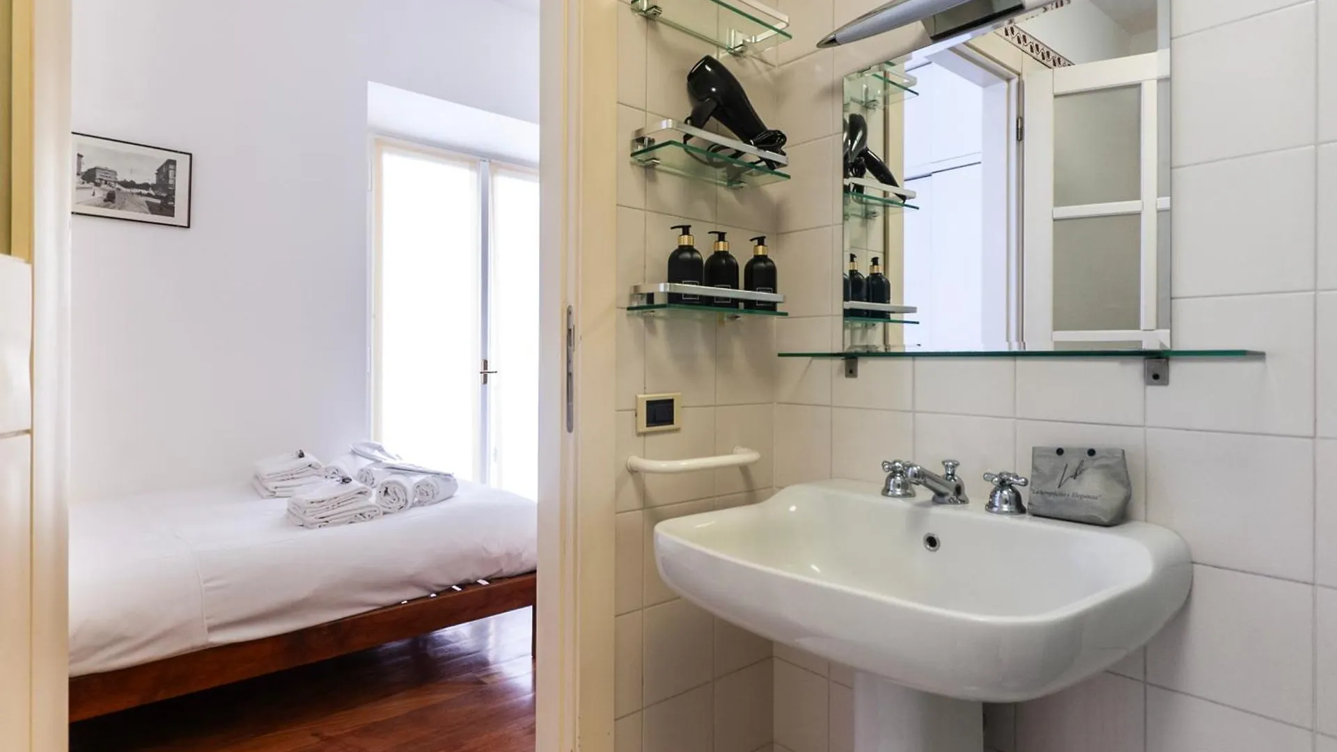 Youhosty - Montenapoleone Noble Flat Milano