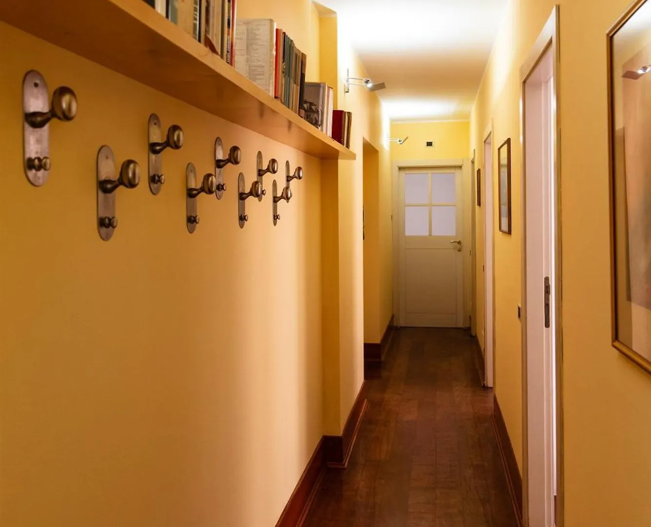 Youhosty - Montenapoleone Noble Flat Milaan Appartement